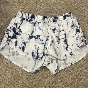 OLD NAVY ACTIVE MARBLE SHORTS